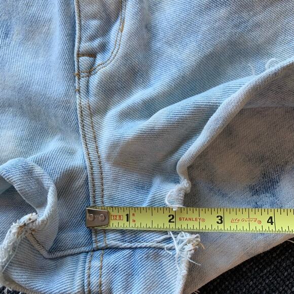 Pacsun Light Wash Distressed Denim Shorts Size 26 - Picture 5 of 9